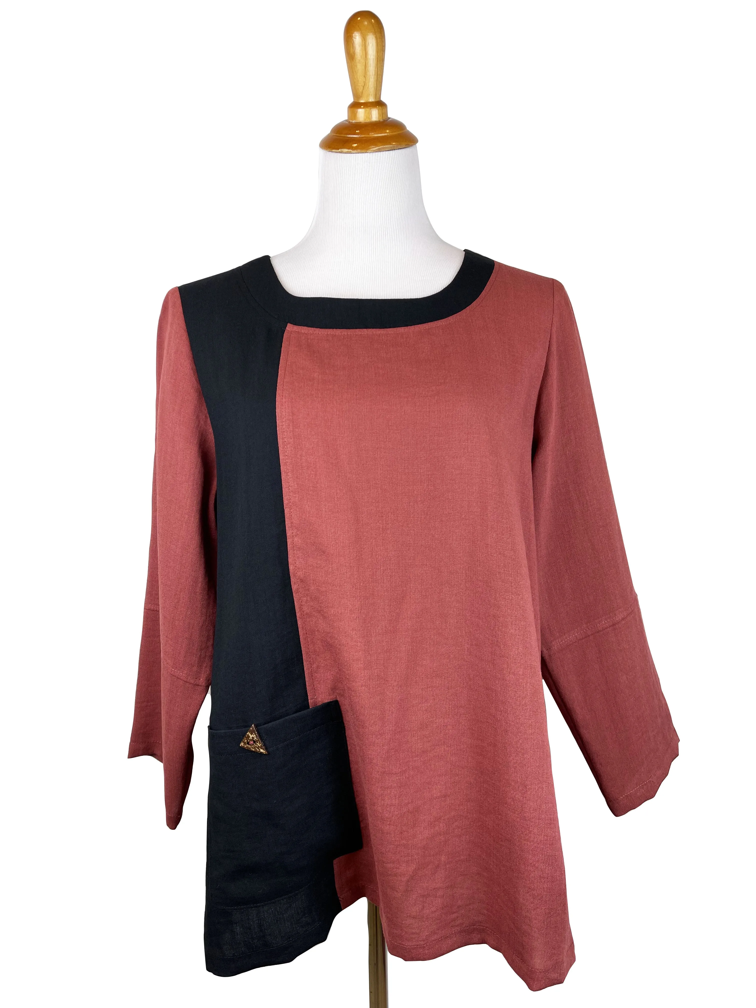 AA370BT - Alyssa Linen Pullover Top with Black Trim