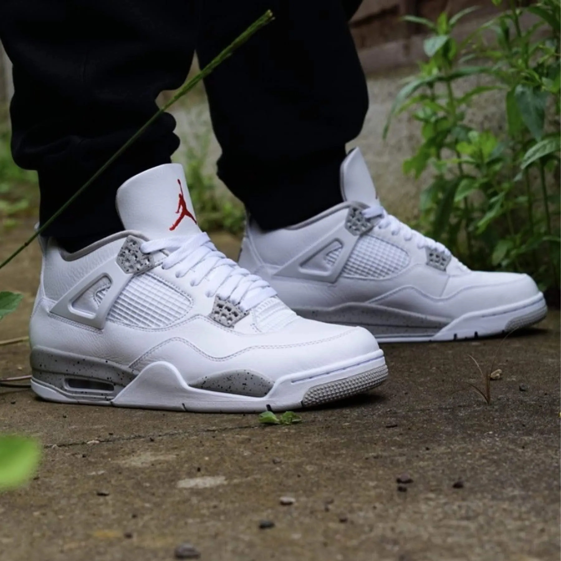 Air Jordan 4 Retro 'White Oreo'