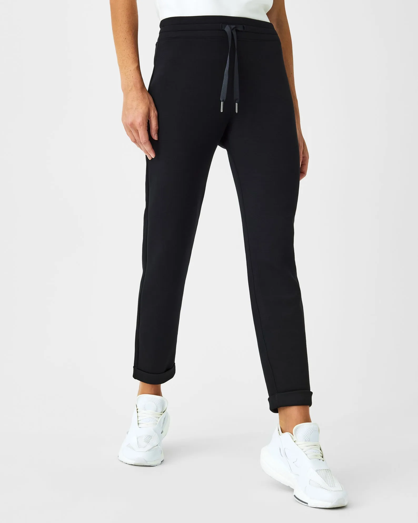 AIRESSENTIALS TAPERED PANT