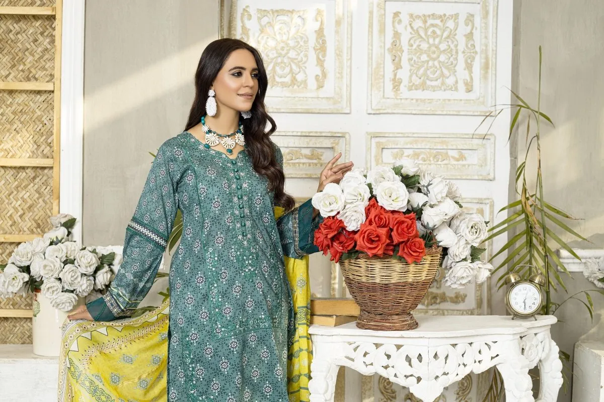 Munira Lawn 3 Piece Suit MUN485