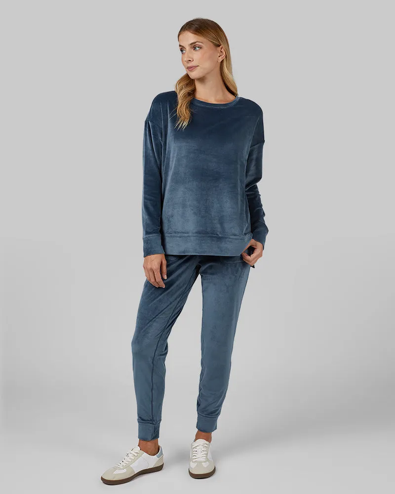 WOMEN'S SOFT VELOUR CREW TOP